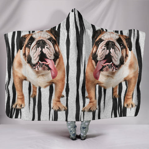 Bulldog Print On B/W Hooded Blanket